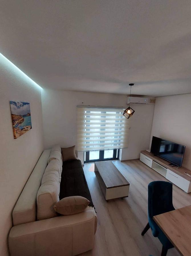 Sky Apartment 1 Сейнт Полс Бей Екстериор снимка