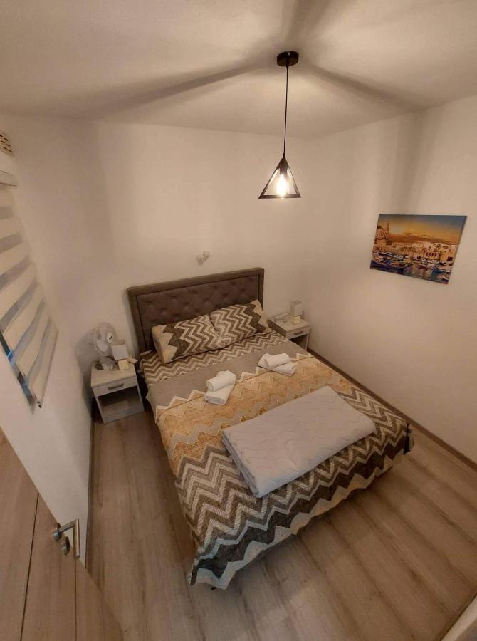 Sky Apartment 1 Сейнт Полс Бей Екстериор снимка