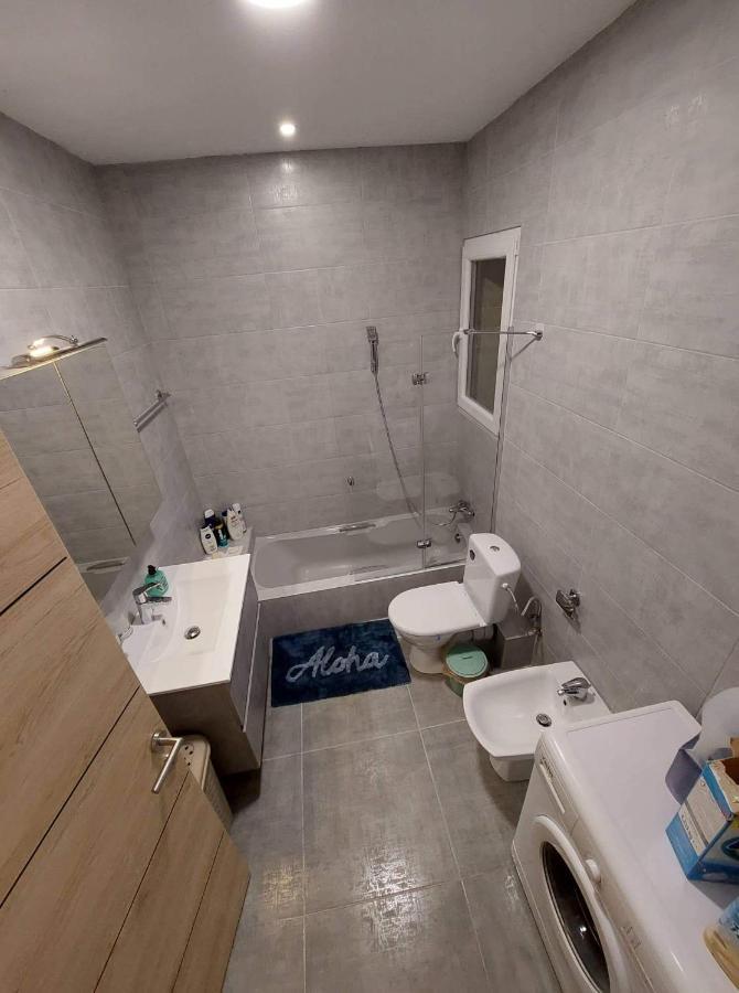 Sky Apartment 1 Сейнт Полс Бей Екстериор снимка