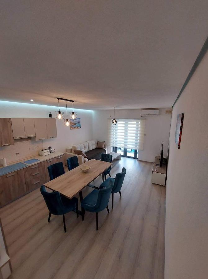 Sky Apartment 1 Сейнт Полс Бей Екстериор снимка