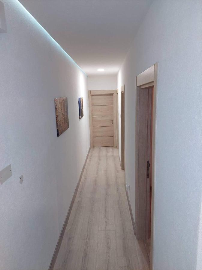 Sky Apartment 1 Сейнт Полс Бей Екстериор снимка